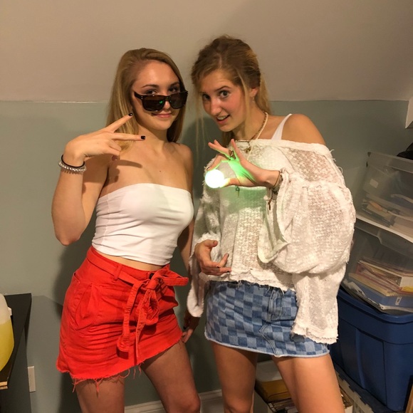 Meet your Posher, Courtney - Picture 1 of 1